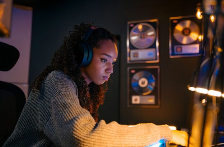 Sennheiser HD 480 PRO headphones (5)